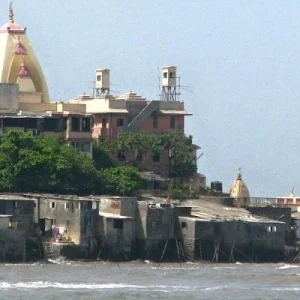 Mahalakshmi-Temple-Mumbai.jpg.bv (1)